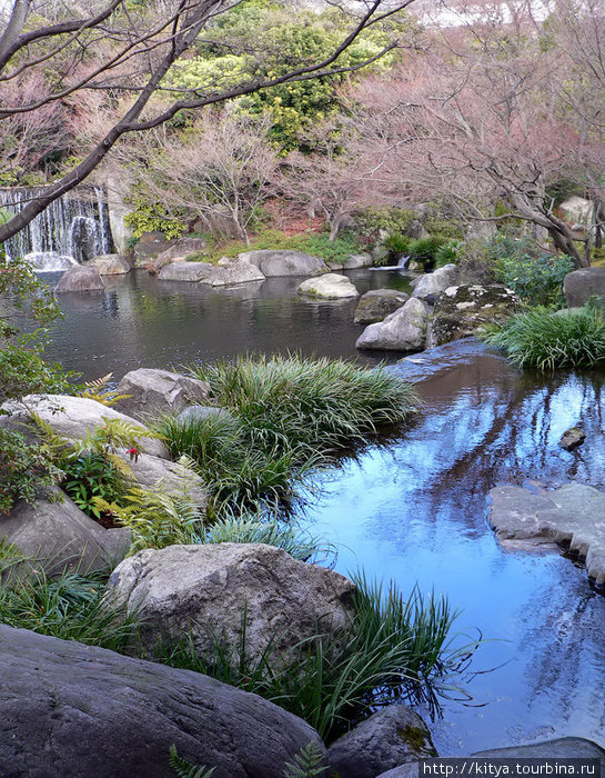 Ранняя весна в парке Химэдзи Кокоэн Химедзи, Япония