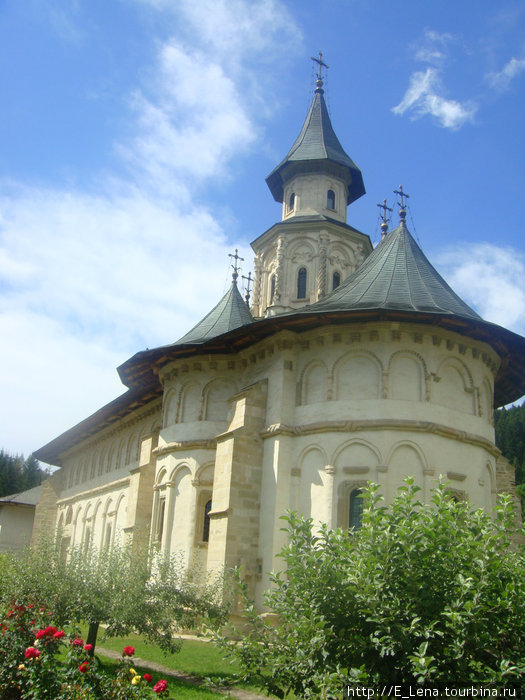 Монастыри Румынии, август 2010 г. Румыния