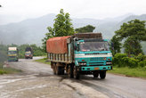 Грузовики — главный вид транспорта на дорогах Мьянмы