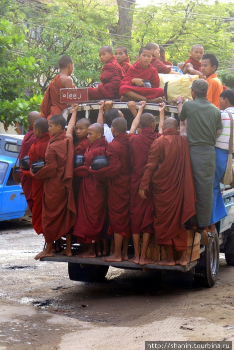 Места всем хватит — если не внутри, то снаружи Кийякдо, Мьянма