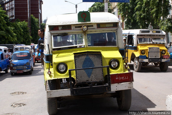 Автобус в Мандалае Кийякдо, Мьянма