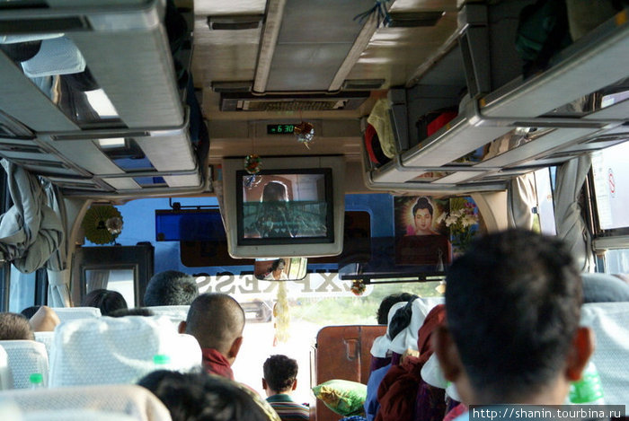 В междугородных автобусах обычно есть телевизоры Кийякдо, Мьянма