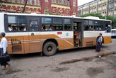 Городской автобус в Янгоне