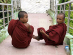 Два монаха