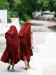 Два монаха