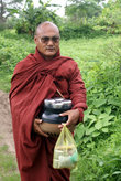 Монах на дороге