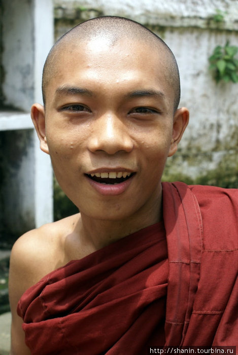 Веселый монах Мьянма