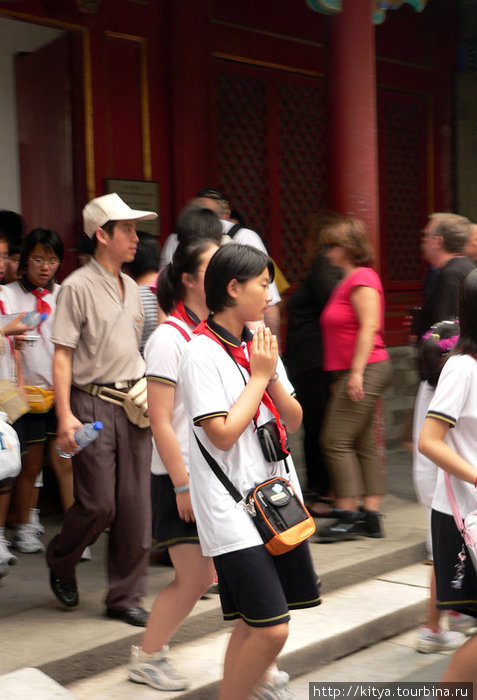 Пасмурный день в летнем императорском дворце Пекин, Китай