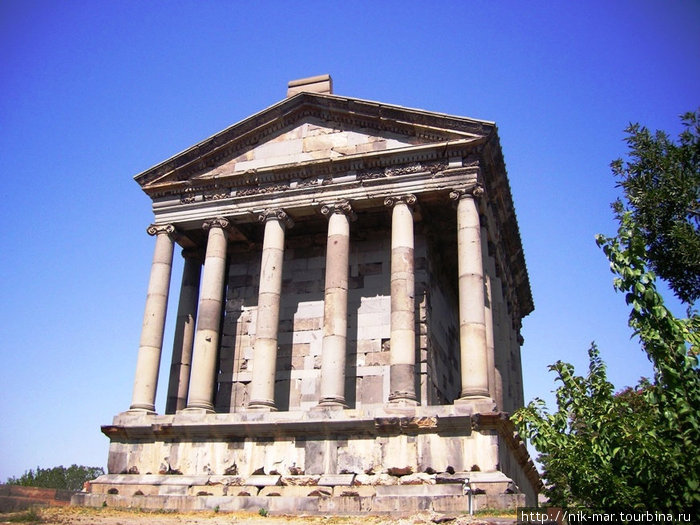 Храм бога Митры в Гарни. Армения
