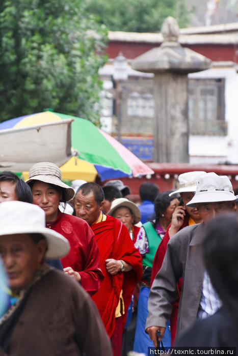 Лхаса. Лица улицы Бархор Лхаса, Китай Лхаса. Лица улицы Бархор Лхаса, Китай
