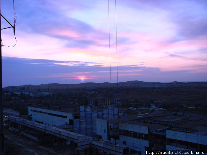 Закат на крыще Крымской АЭС Щелкино, Россия