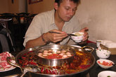 Как известно, пища в провинции Сычуань — одна из самых острых в мире. Без комментариев.