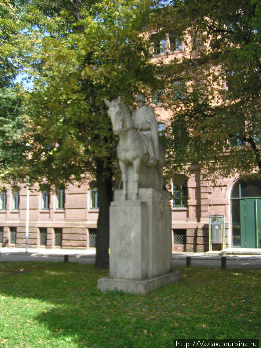 Конная статуя фашиста Людвигсбург, Германия
