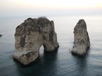 Однако открывающийся вид на выступающие из моря скалы с «аркой» просто восхитителен!