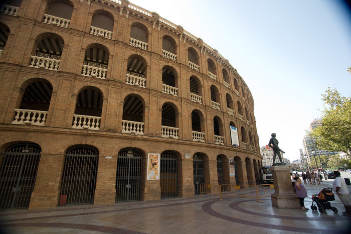 Валенсийская Арена для корриды. Здесь находится музей корриды и школа Торреадоров Валенсия, Испания