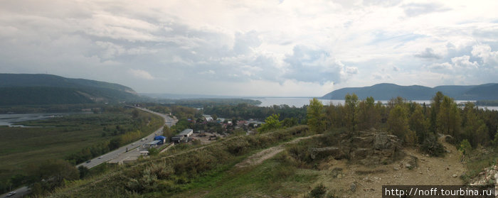 Вид кургана в сторону Самары Волжский, Россия