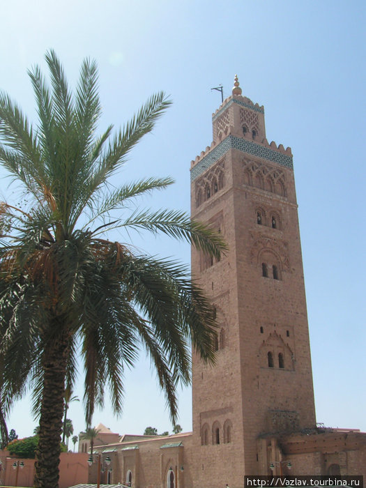 Минарет мечети Марракеш, Марокко