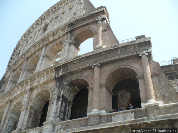 Около Колизея Рим, Италия