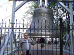 Этот 16-тонный колокол — благовест освятил Патриарх Московский и Всея Руси Кирилл
