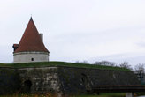 башня над крепостной стеной