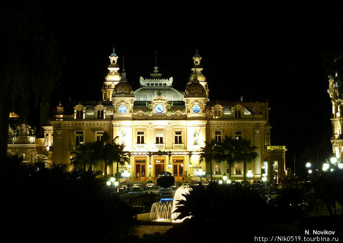 Огни ночного Монте-Карло Монако