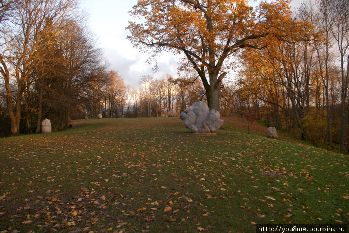 на закате в парке Сигулда, Латвия