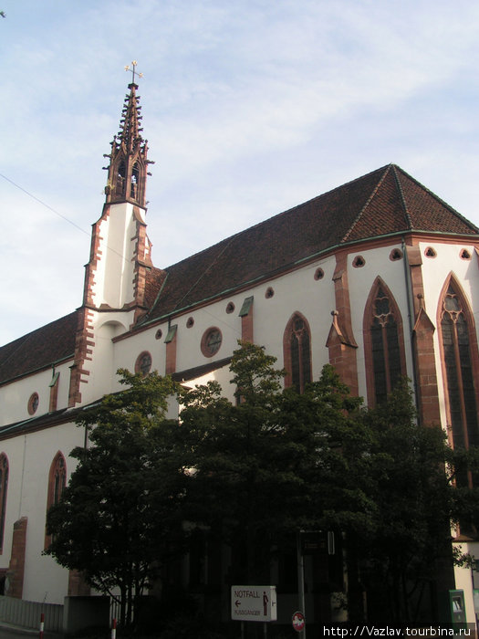 Вид на церковь Базель, Швейцария