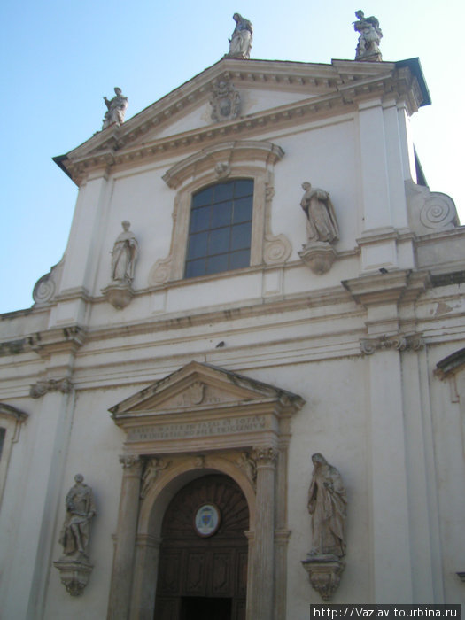 Фасад церкви Виченца, Италия