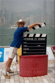 Аллея звезд Гонконгского кино находится на набережной Коулуна в туристическом районе Tsim Sha Tsui.
