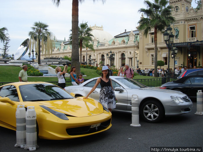 Импровизированная выставка спорткаров Монако