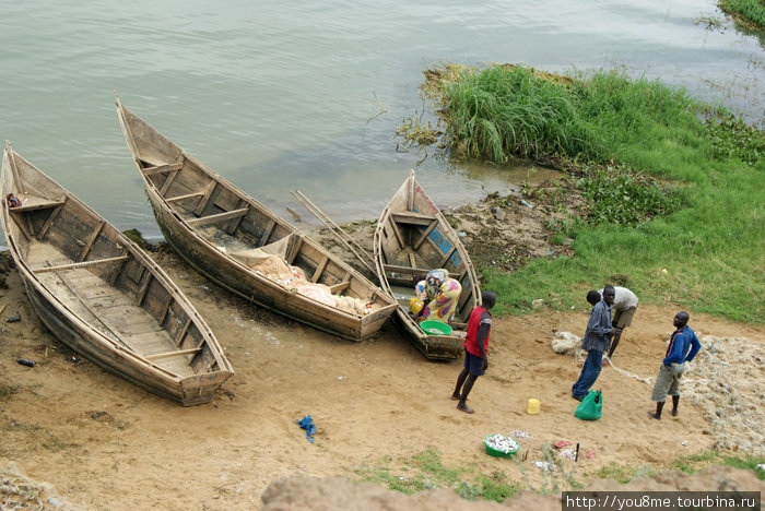 лодки и рыбаки Озеро Альберт, Уганда