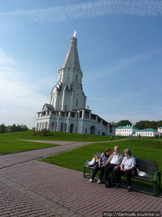 Вид на тот же храм с другой стороны Москва, Россия