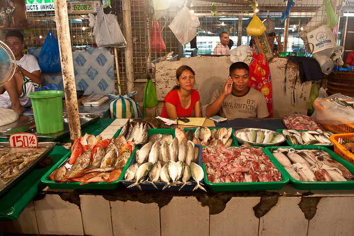 Лапу лапу — одна из лучших рыб. Я есть эту рыбу почему то не хочу, слишком красивая, будто аквариумную рыбешку ешь=) Манила, Филиппины