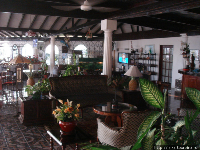 Отель на холме, откуда открывается захватывающий вид на Монтего-Бэй Ямайка