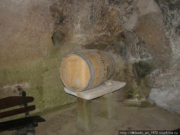 Винная пещера — но без вина Остров Искья, Италия
