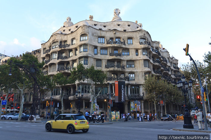 Тот самый «кривой дом»! ;-) Барселона, Испания