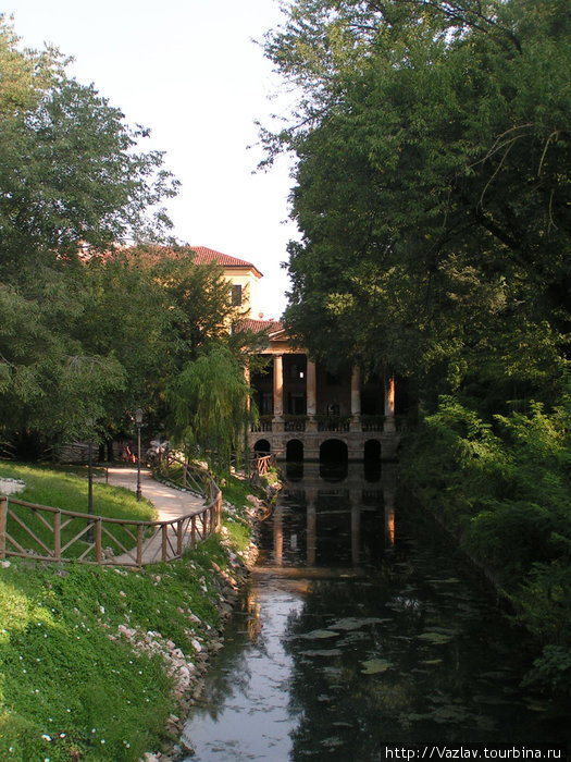Кусочек парка Виченца, Италия