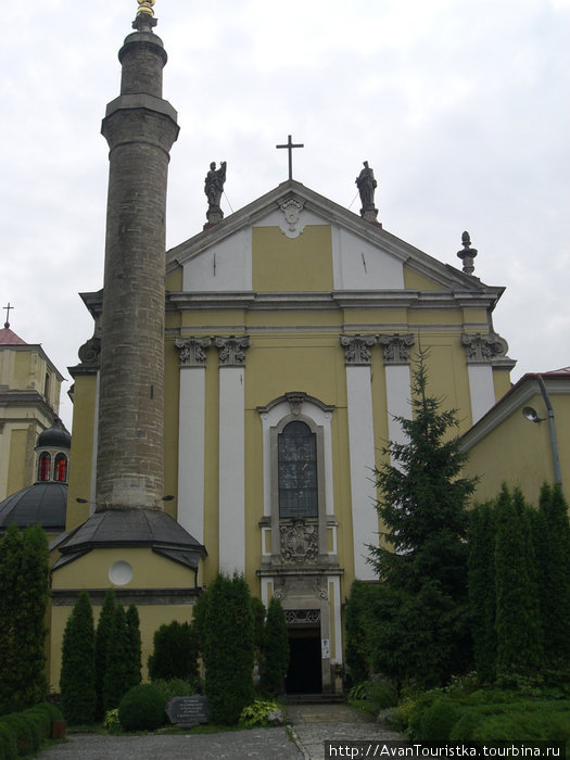 Вход в Кафедральный собор Каменец-Подольский, Украина