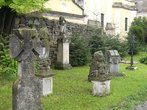 Старинные надгробие во дворе Кафедрального собора