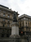 Еще один памятник в Милане
