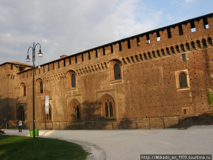 Оборонительная стена замка Милан, Италия