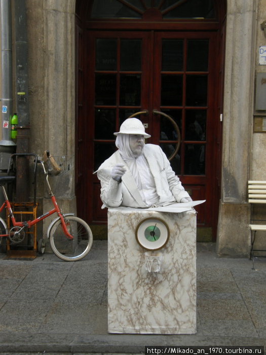 Живая скульптура в Кракове Краков, Польша