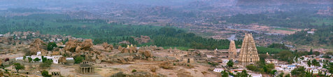 Храм Вирупакши и холм Хемакута.