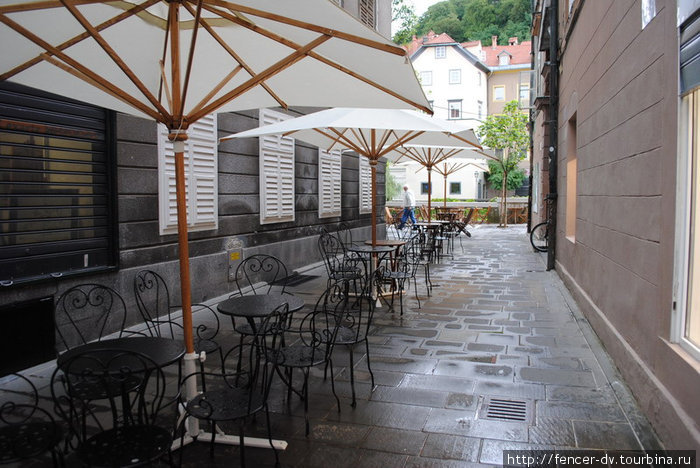 Ранним утром кафе как ни странно пусты) Любляна, Словения