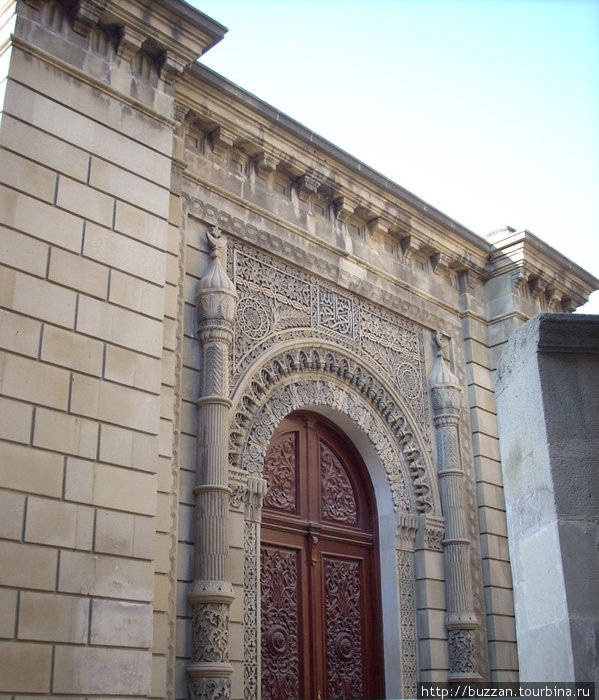 вход во дворец ширван-шахов Баку, Азербайджан