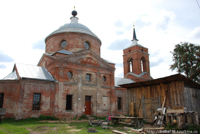 Церковь в Никола-Ленивце Николо-Ленивец, Россия