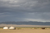 Классический монгольский пейзаж, встречается повсеместно.