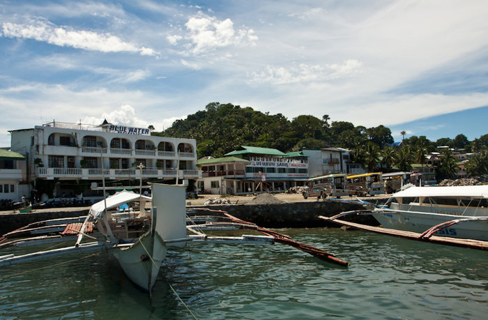 Причал в Сабанге Сабанг, остров Миндоро, Филиппины