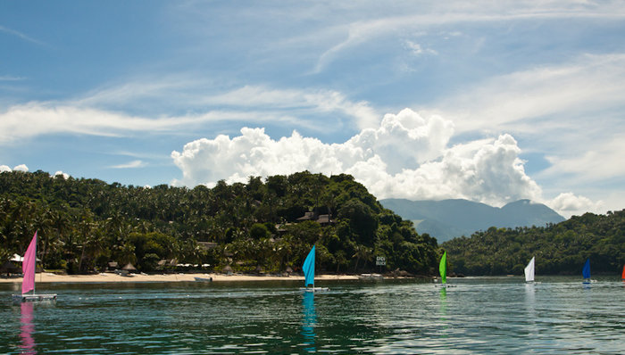 Коко бич — один из лучших пляжей и дайв сайтом на Миндоро, но находится в частной собственности и попасть туда не понятно как, но можно (видимо надо там номер в отеле снимать) Сабанг, остров Миндоро, Филиппины