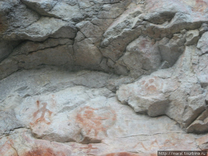 Камень Писанный туристы всегда описывают как самый красивый, самый таинственный. Своё название он получил благодаря наскальным рисункам — писанцам. Возраст самых древних рисунков свыше 5000 лет Пермский край, Россия